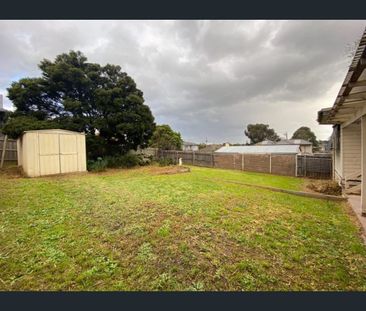 Great 2 bedroom home ideally located - Photo 1