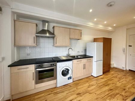 Studio to rent - Photo 3