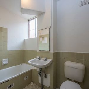 2/11 Drummond Street, Warwick Farm NSW 2170 - Apartment For Rent | Domain - Photo 2