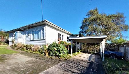 Wonderful Quiet Family Home - Photo 2