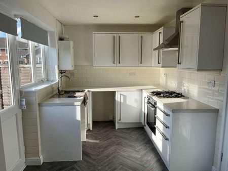 Taunton Road, Worle, BS22 - Photo 2
