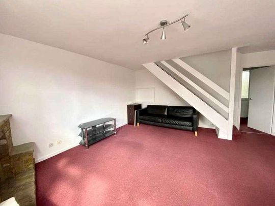 Link Way, Denham Green, UB9 - Photo 1