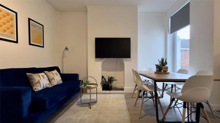 1 bedroom in a house share to rent - Photo 3