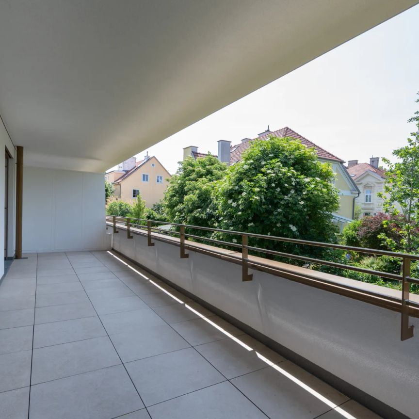 NEUBAUERSTBEZUG: MODERNE; RUHIGE 2 ZIMMERWOHNUNG MIT BEEINDRUCKENDEM BALKON + GARAGENPLATZ - Foto 1
