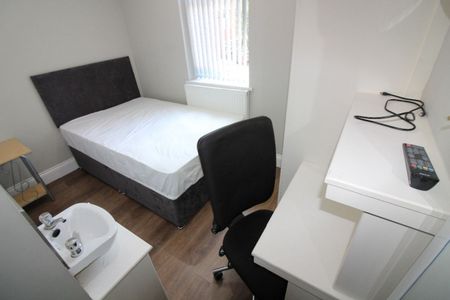 Elmsley Street, PRESTON, Lancashire PR1 7XE - Photo 2