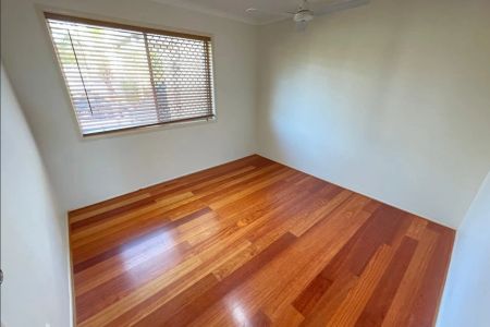 Spacious Family Home in Daisy Hill. - Photo 3