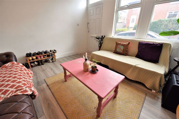 4 bedroom House in Gordon Terrace, Leeds - Photo 1