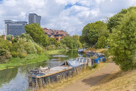 Studio to rent - Photo 2