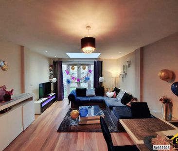 3 bed Semi-detached in Elderberry Close, Kings Park Harold Wood, Romford, RM3 0JY - Photo 2