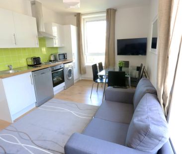Alton House – Room 3 - Photo 5