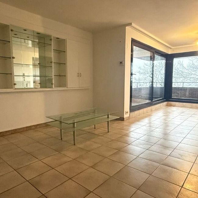 Appartement te huur in Roeselare voor € 700 met 2 slaapkamers - Photo 1