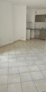 Location Appartement 2 pièces 43m² ST FARGEAU PONTHIERRY 77310 - Photo 4