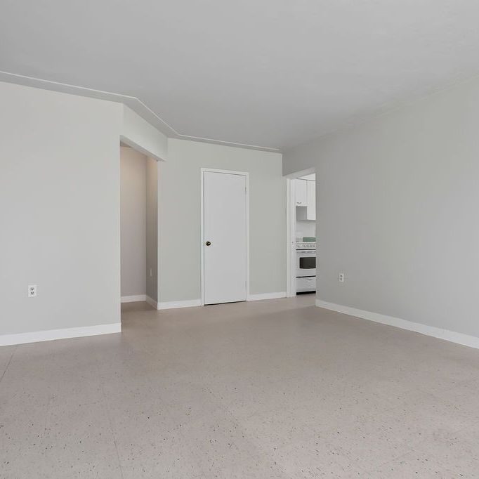 For Lease - 2393 New Street Unit# 402, Burlington, Ontario - Photo 1