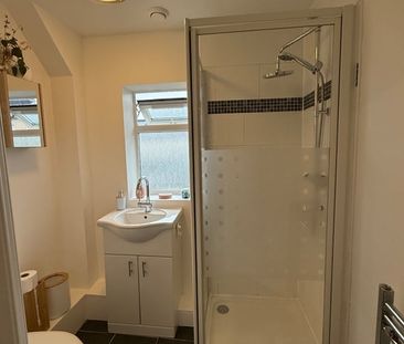 1 Bed Flat, Redcatch Road, BS3 - Photo 2