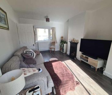 Maidenhead, Berkshire, SL6 - Photo 2