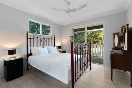 Charming Queenslander with Mountain Views and Outdoor Entertaining - Photo 5