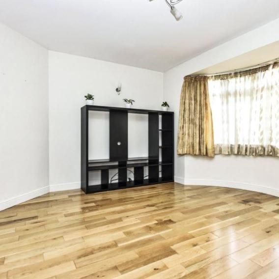3 bedroom property to rent - Photo 1