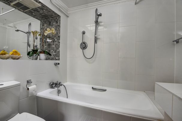 Onslow Gardens, London, SW7 - Photo 1