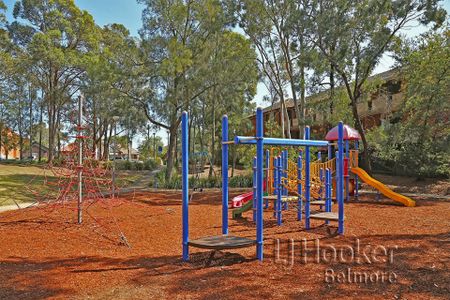 SPACIOUS RESIDENCE - Photo 4