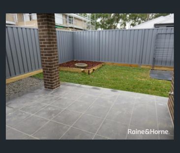 Modern Spacious Duplex - Photo 4