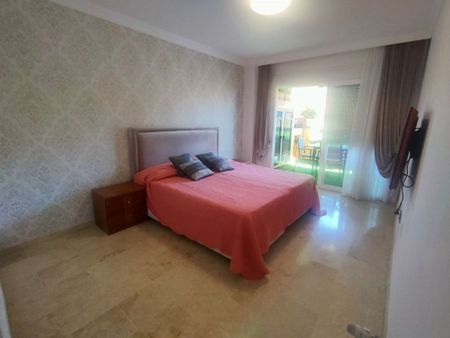 4 room luxury penthouse for rent in Guadalmina Alta, Marbella, Andalusia - Photo 2