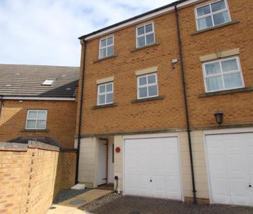 ***STUDENT PROPERTY *** A superb SIX bedroom student property which... - Photo 3