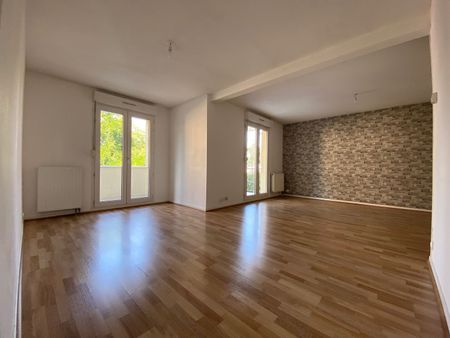 Location Appartement 4 pièces 88m² BESANCON 25000 - Photo 2