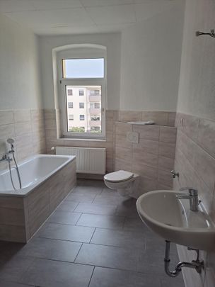 Schicke renovierte 2 Raum- Wohnung in GoitzschenÃ¤he - Photo 1