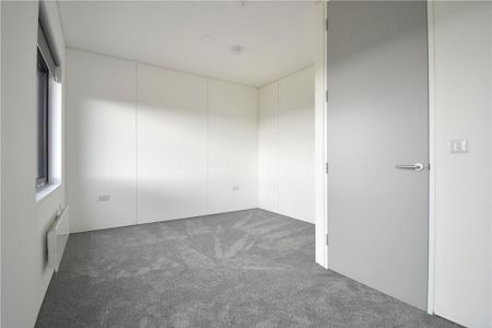 4 bedroom semi-detached house to rent - Photo 5