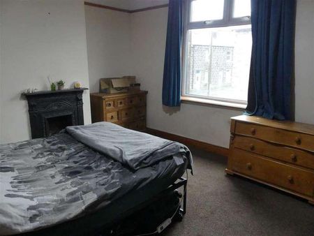 East Parade, Ilkley, LS29 - Photo 2