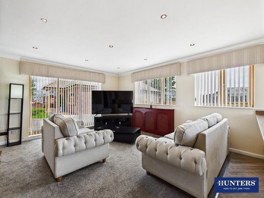 3 bedroom detached bungalow to rent - Photo 1