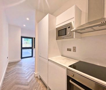 Redfields Lane, Church Crookham, Fleet, Hampshire, GU52 - Photo 4