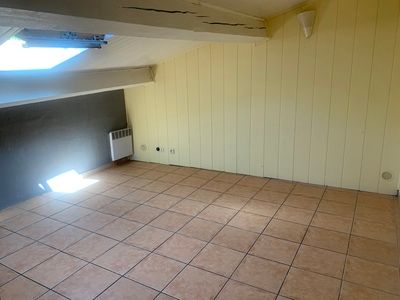 Location Appartement 3 pièces 76m² LA ROQUEBRUSSANNE 83136 - Photo 5