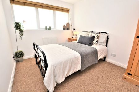 Albert Reed Gardens, Maidstone - Photo 2