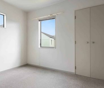 CONVENIENT MODERN LIVING - Photo 5