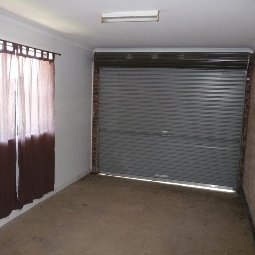 TWO BEDROOM UNIT SOUTH MACKAY - Photo 1