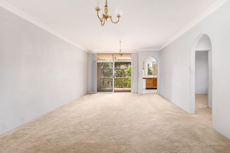 Perfectly Positioned Two-Bedroom Apartment&comma; Walk to Beaches and Cafes - Photo 3