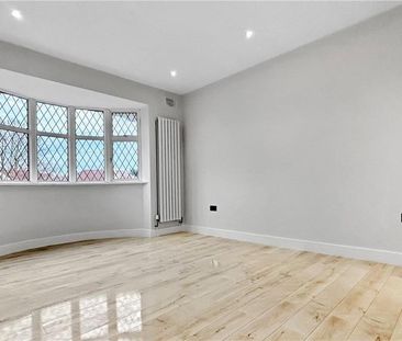 5 bedroom semi-detached house to rent - Photo 3