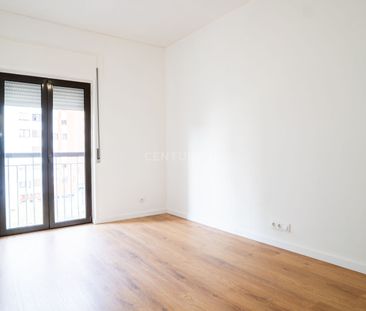 Apartamento T3 em Algés para arrendamento - Photo 2