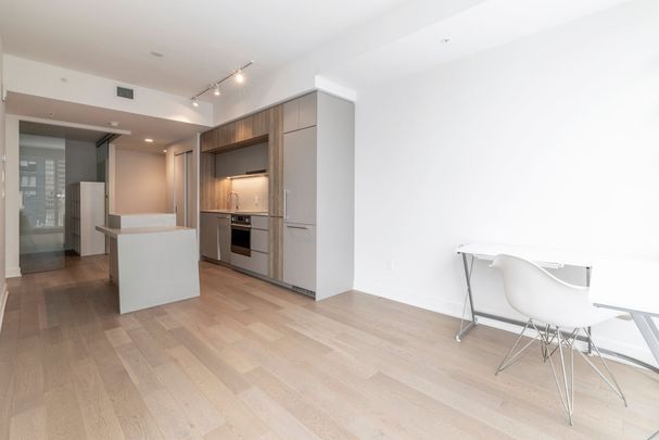 Appartement - 1106-1288 Rue St-Antoine O. - Photo 1