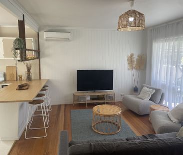 PRACTICAL LIVING. - Photo 1