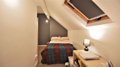 5 bedroom House in Cardigan Road, Leeds - Photo 1