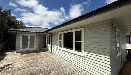 136 Broderick Street, Johnsonville, Wellington City - Photo 5