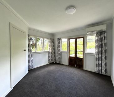 Freshly Renovated 1-Bedroom Unit close to town - Photo 6