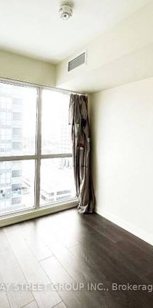 2 Bed & 2 Bath Condo in Flemingdon Park - Photo 1