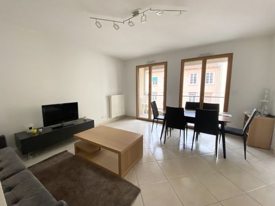 Location Appartement 3 pièces 74m² LYON 4ème - Photo 1