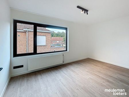 Instapklare woning met tuin en ruime garage - Photo 5