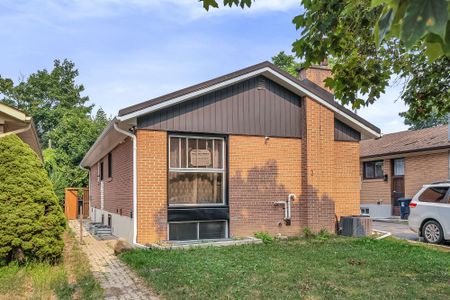 For Lease - 3 Bankfield Drive Unit# RM1, Toronto, Ontario - Photo 2