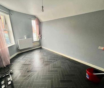 Shields Road, Gateshead, NE10 - Photo 2