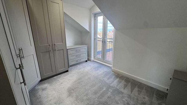 Crosby Road North, Waterloo, L22 - Photo 1